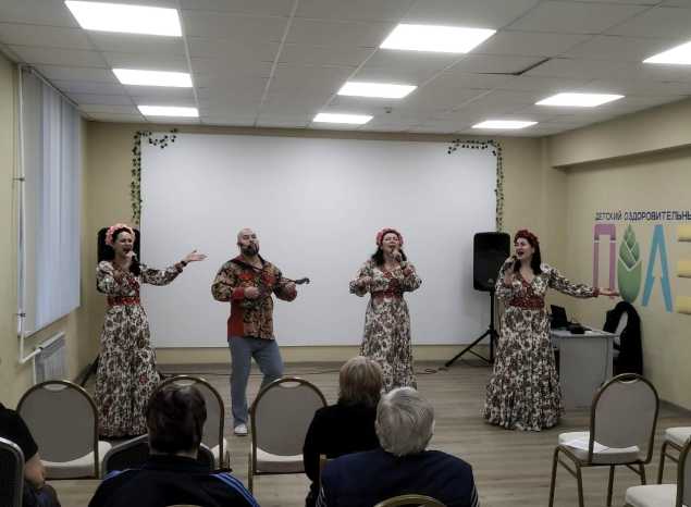 Ансамбль «Злато-Серебро» выступил в санатории «Полесье»